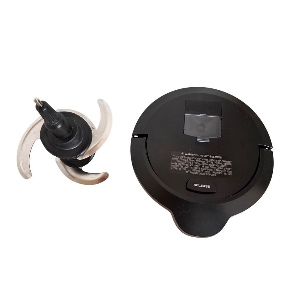 Ninja Blender  2 piece Replacement Part Blade Assembly and Locking Lid Black